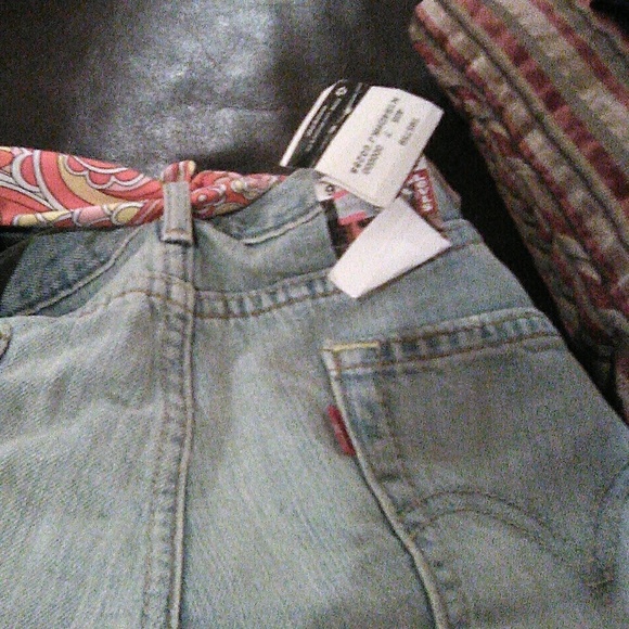 Shorts - Picture 2 of 8